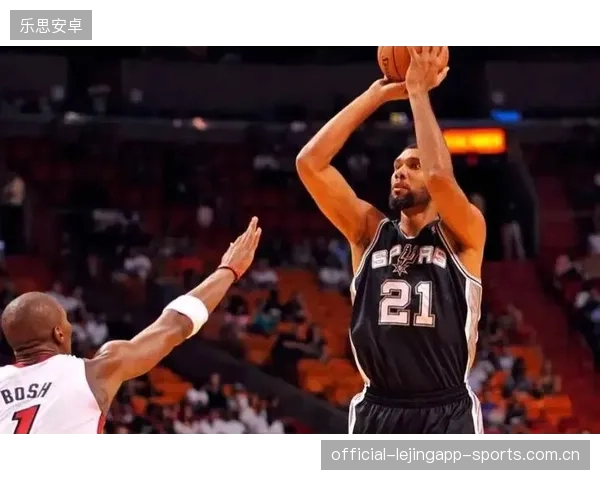 NBA球星后撤步三分炸裂，解说吼到破音——燃爆全场的极致瞬间
